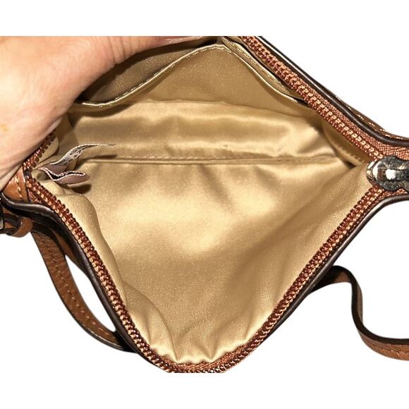 Coach Park Pebbled Leather Small Brown Wristlet F51763 - Picture 7 of 8